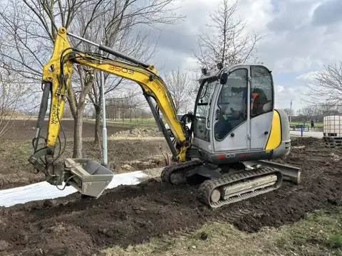 GALVA TRANS – zemní stroje – fotka 1